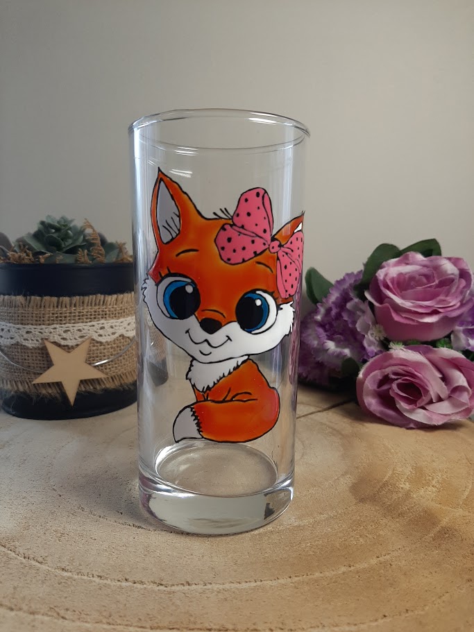 Verre haut transparent peint à la main avec un motif de petit renard orange mignon portant un nœud rose à pois, artisanat de Vendée.