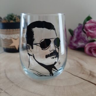 Verre peint à la main portrait Freddie Mercury icône rock artisanat Vendée