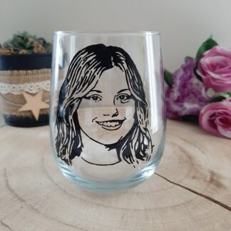 Verre peint à la main portrait Marine création artisanale atelier Vendée