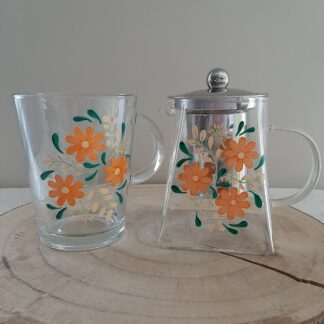 Ensemble théière 550ml et mug en verre assorti avec décor de fleurs oranges et jaunes peint à la main