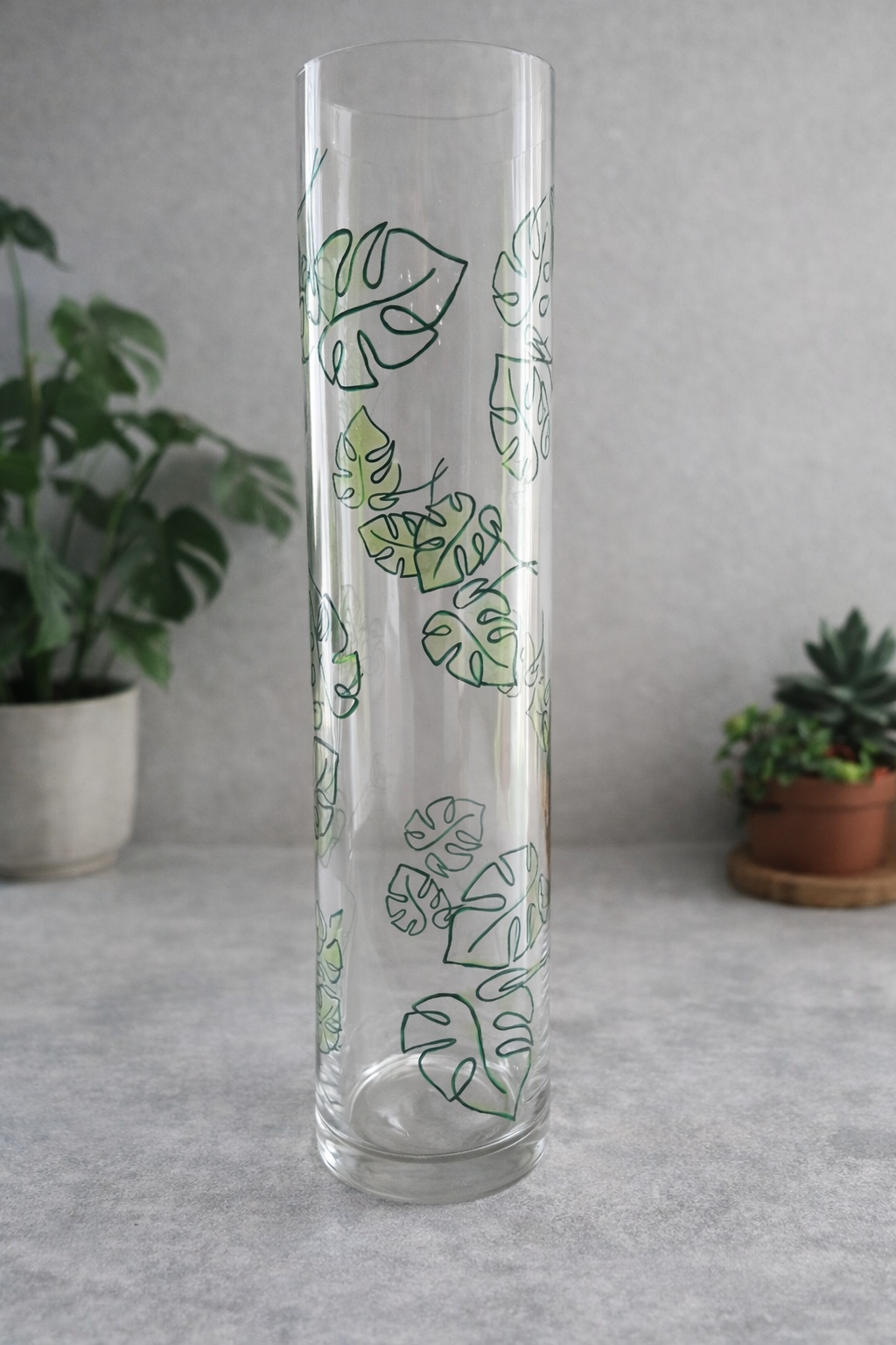 Grand vase en verre original — Décor Jungle peint à la main « Monstera »