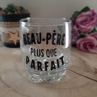 Verre à whisky artisanal décoré à la main - "Beau-père plus que parfait"